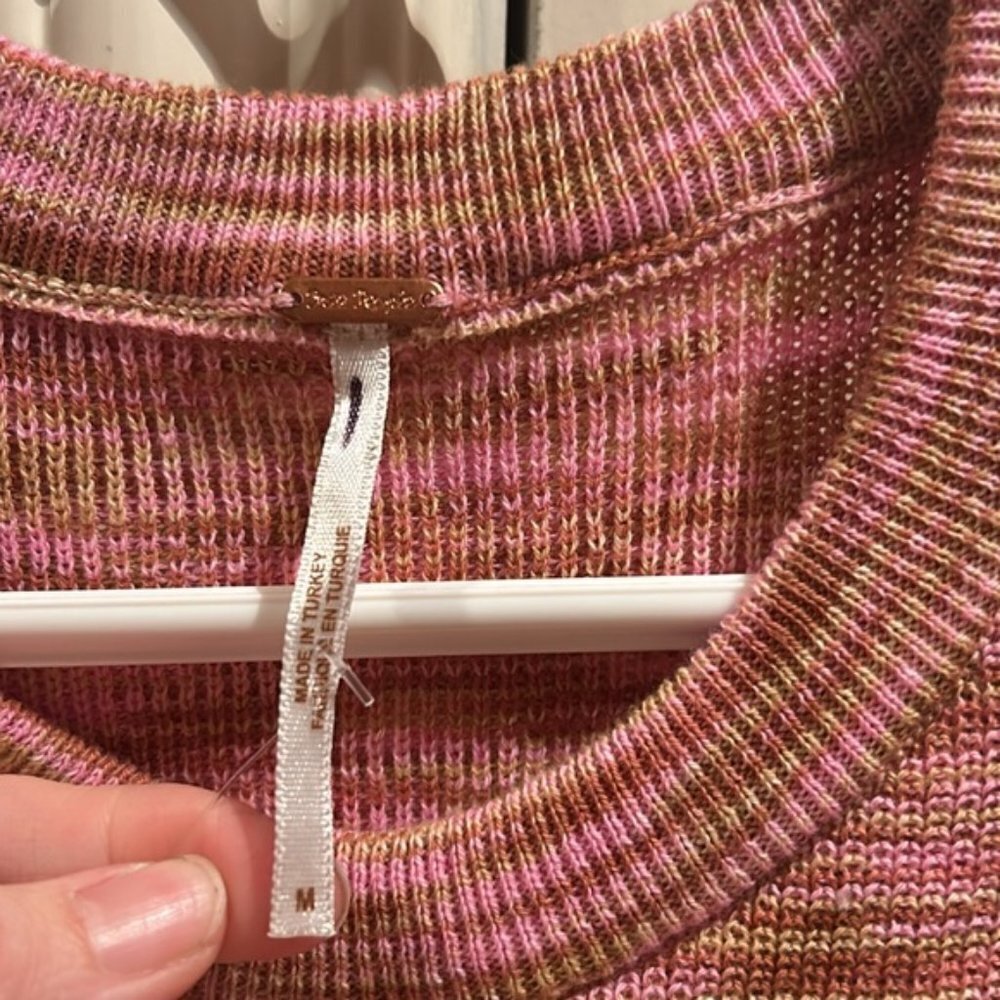 NWOT FREE PEOPLE medium Miami nights knit top light weight - Picture 7 of 13